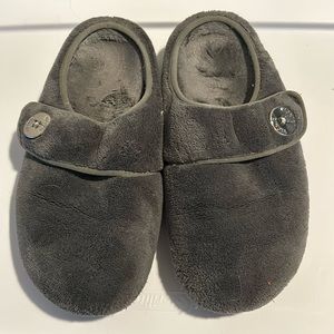 Vionic slippers